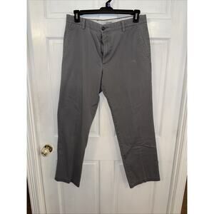 Dockers Men's Slim Fit Smart 360 Flex Pants in grey. Size 34/32